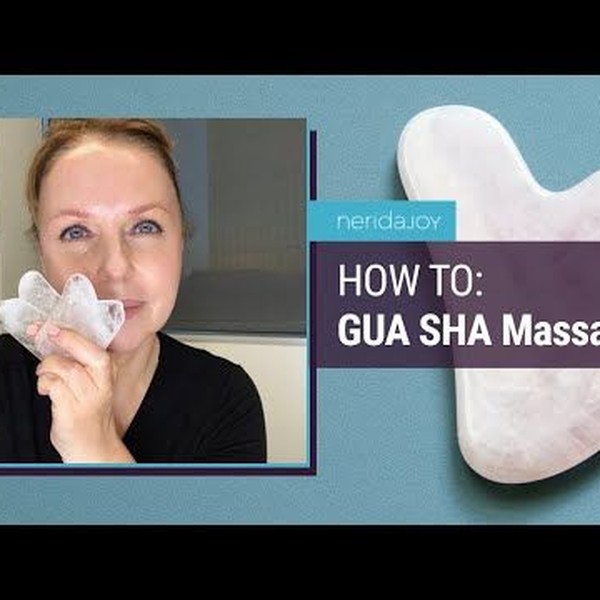 rose-quartz-gua-sha-mask-moments-set-video